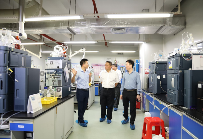 大理州政府考察团一行走访尊龙凯时-人生就是搏药业（0708）215